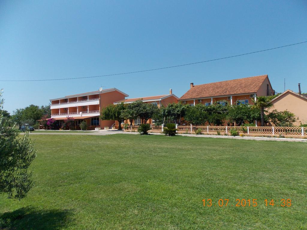 Delfini Holiday Homes Ulcinj Luaran gambar
